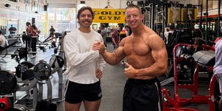Fachsimpeln im Gold's Gym: Joseph Baena, Sohn von Arnold Schwarzenegger, mit dem Sindelfinger Christian Kellenberger.